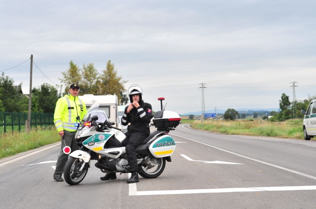 Vzorné zabezpečenie križovatky Košťany nad Turcom.