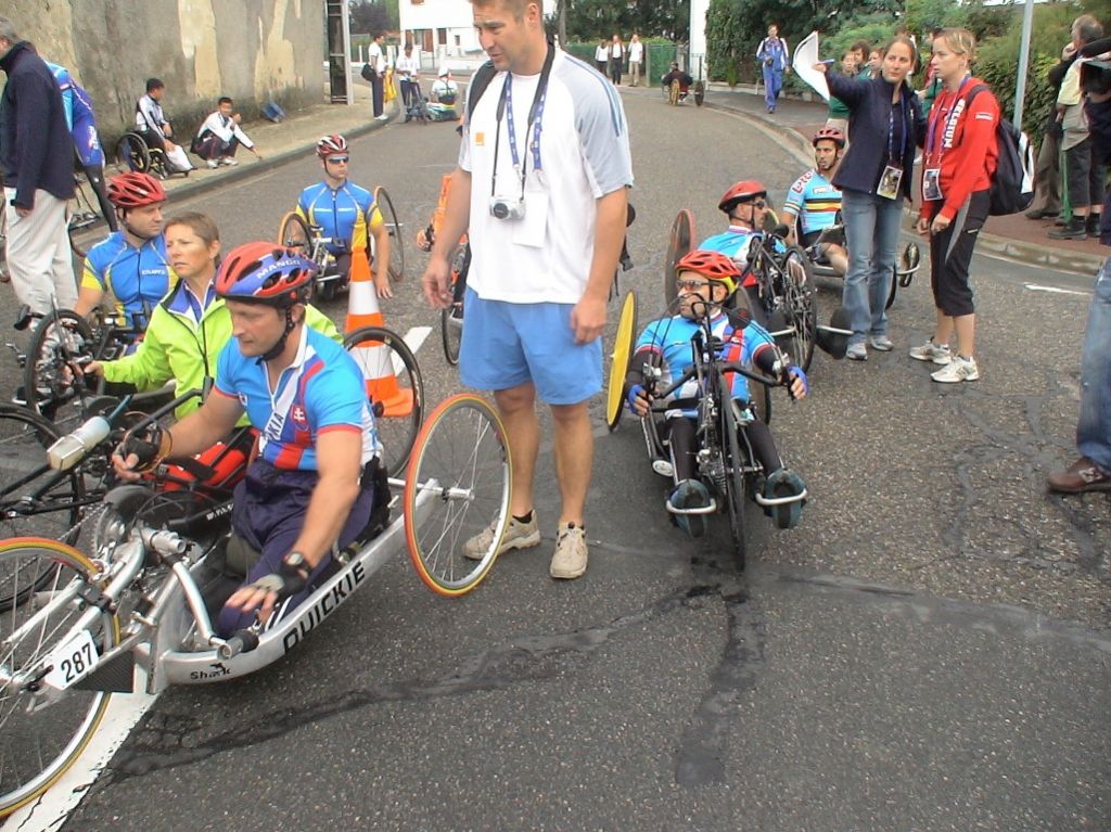 Slovenské družstvo hadbike.