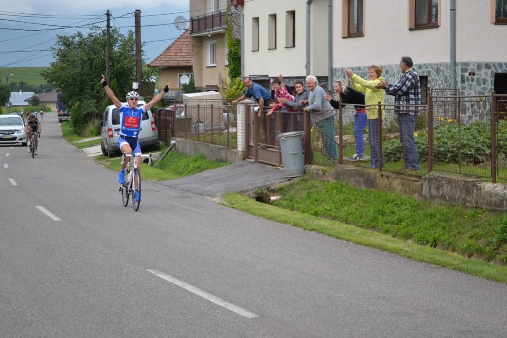 Po 8. kolách víťazné gesto Rasťa Beláka na domácej pôde.