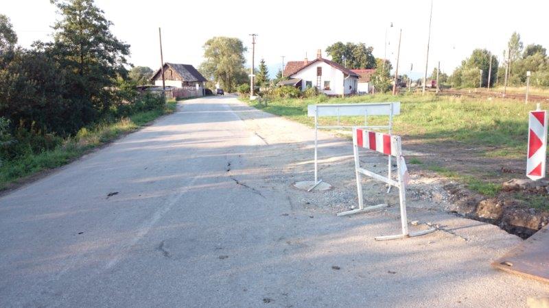 72 km dlhá, 38 km krátka trať Rakovo poškodený asfalt pravá strana. 
